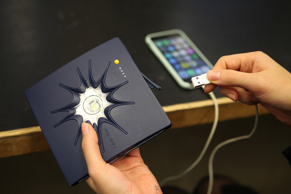LS-Charge_front-2©-Little-Sun-2