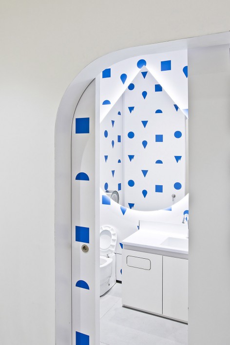 TK_13 TaiKoo Hui Sustainable Toilet by Ida&Billy Architects