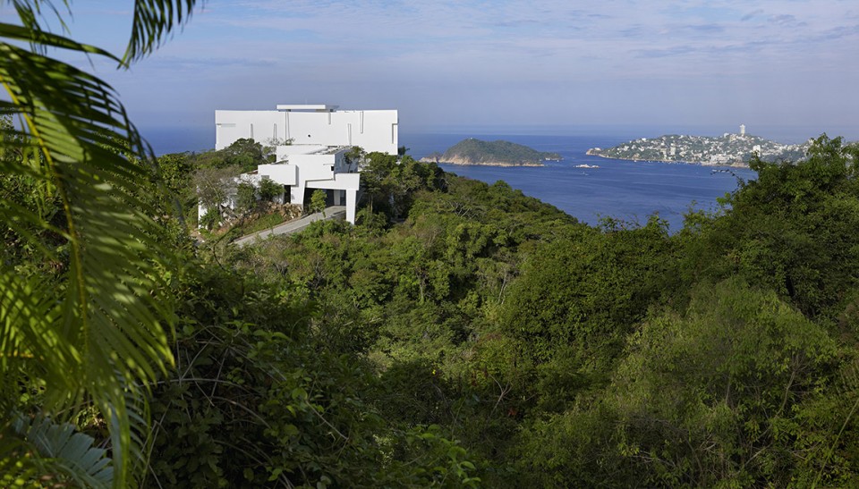 The Encanto Hotel, Acapulco, Mexico by Miguel Angel Aragonés-001