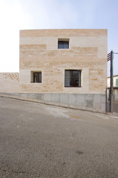 001-JORDI AND ÀFRICA’S HOME by TEd’A arquitectes