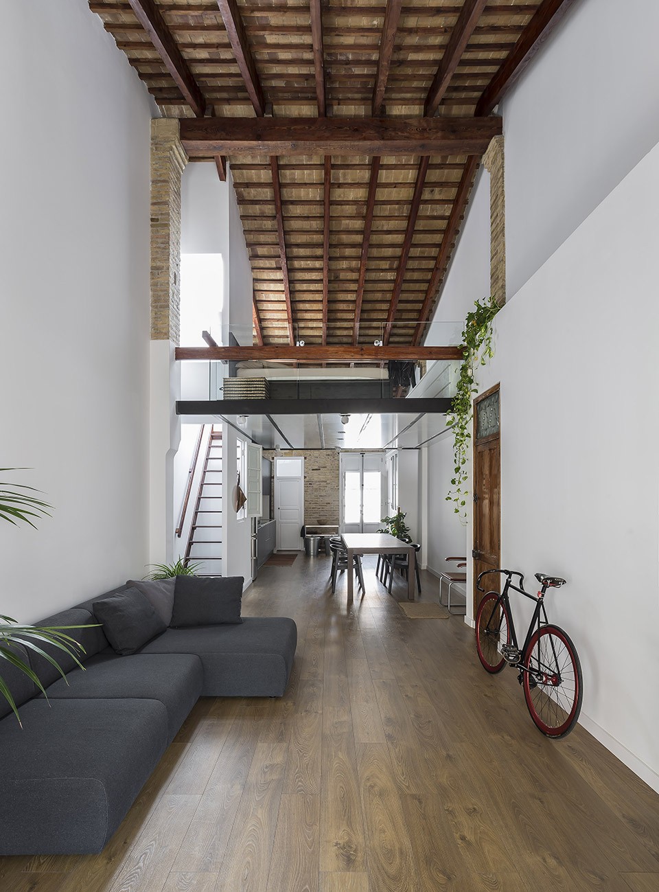 001-LOFT REHABILITATION AT by AMBAU TALLER D’ARQUITECTES