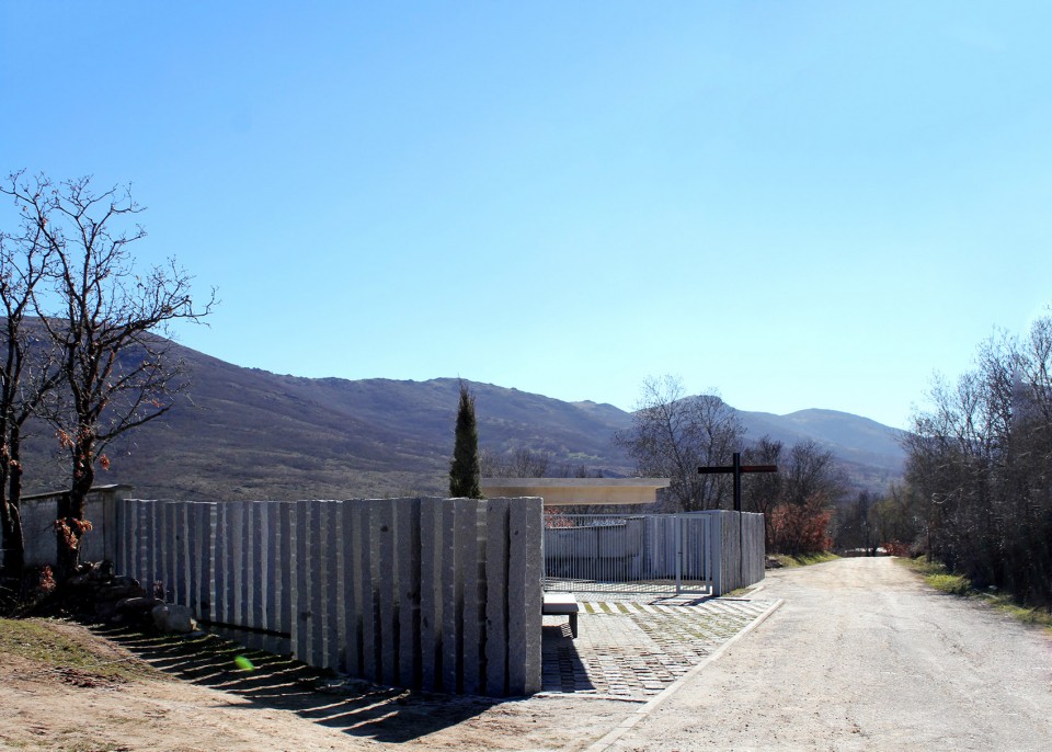 002-Cemetery Lozoya by Muka Arquitectura
