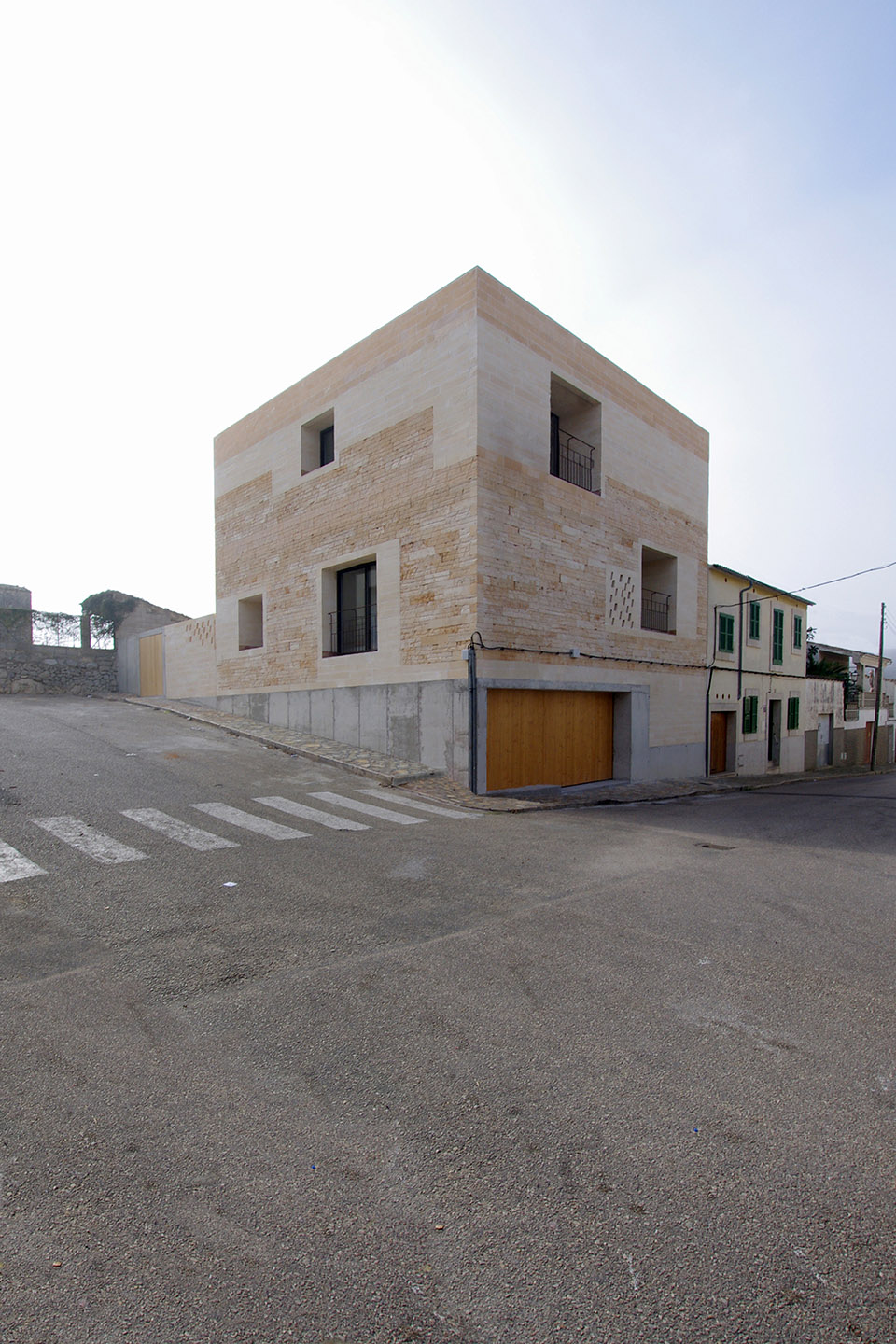 002-JORDI AND ÀFRICA’S HOME by TEd’A arquitectes