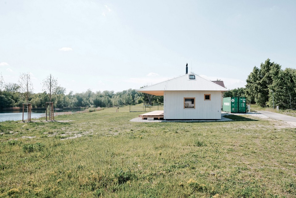 002-VOJ—The Lake House by JRKVC