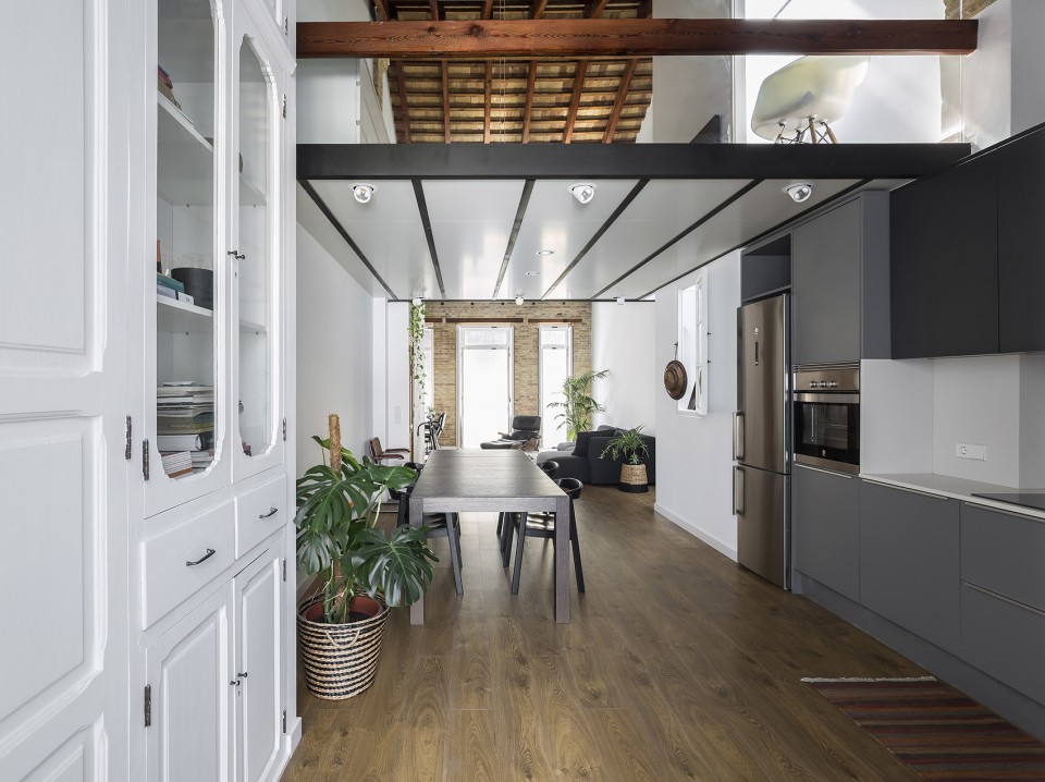 003-LOFT REHABILITATION AT by AMBAU TALLER D’ARQUITECTES