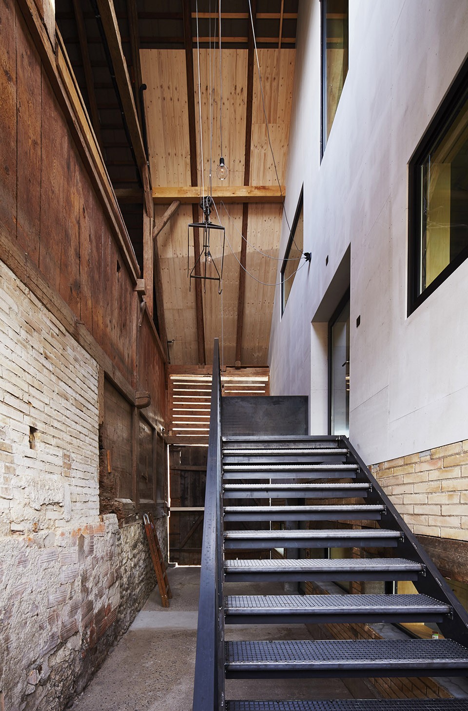 006-Barn conversion, Rüegsauschachen by Freiluft