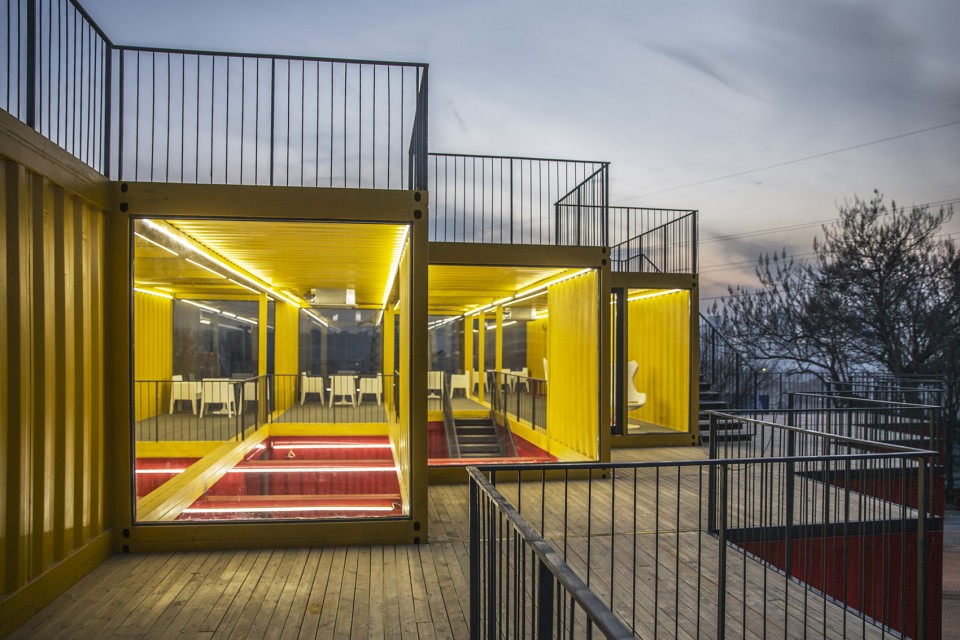 007-Container Stack Pavilion by People’s Architecture Office