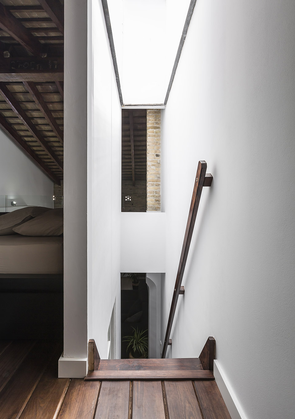 008-LOFT REHABILITATION AT by AMBAU TALLER D’ARQUITECTES