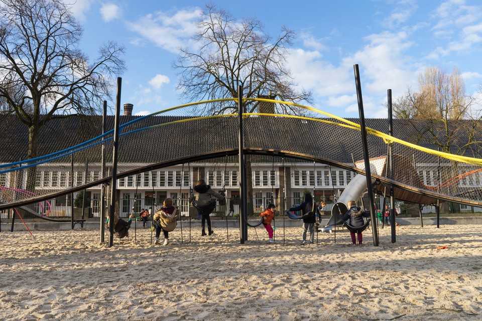 008-Play Garland Oosterpark by Carve