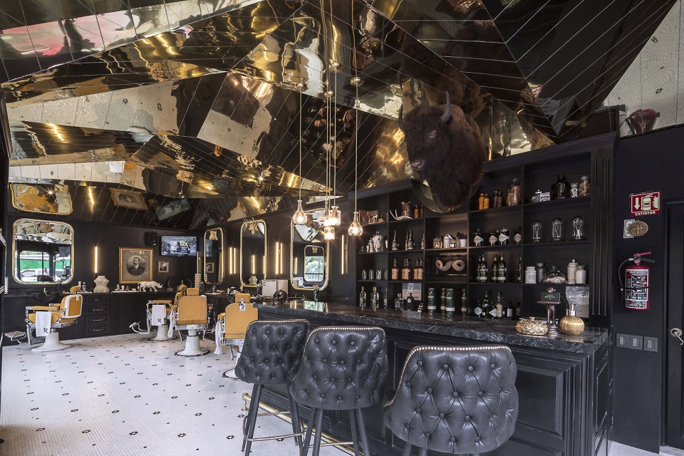 009-Barberia Royal by ROW Studio
