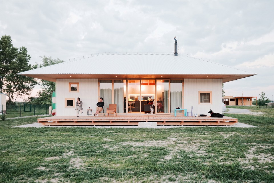 009-VOJ—The Lake House by JRKVC