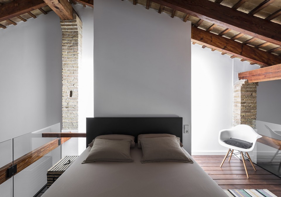 010-LOFT REHABILITATION AT by AMBAU TALLER D’ARQUITECTES