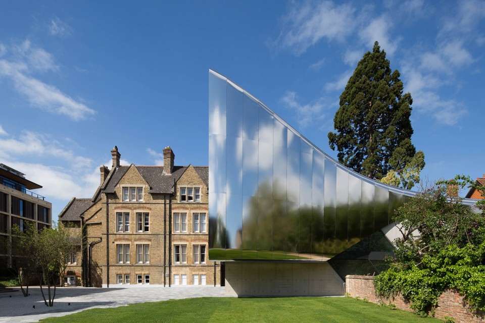012-The Investcorp Building by zaha hadid architects