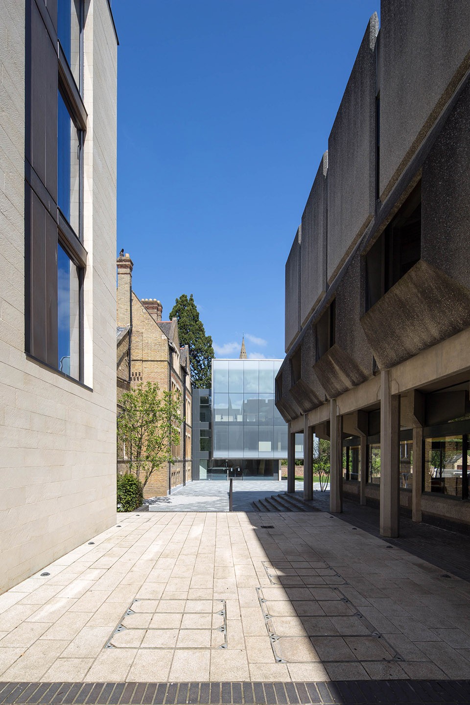 013-The Investcorp Building by zaha hadid architects