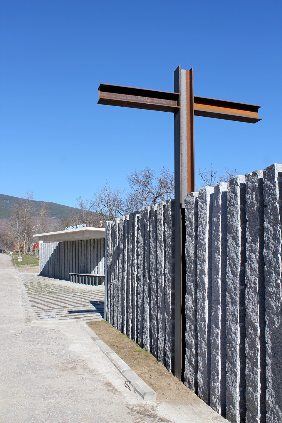 014-Cemetery Lozoya by Muka Arquitectura