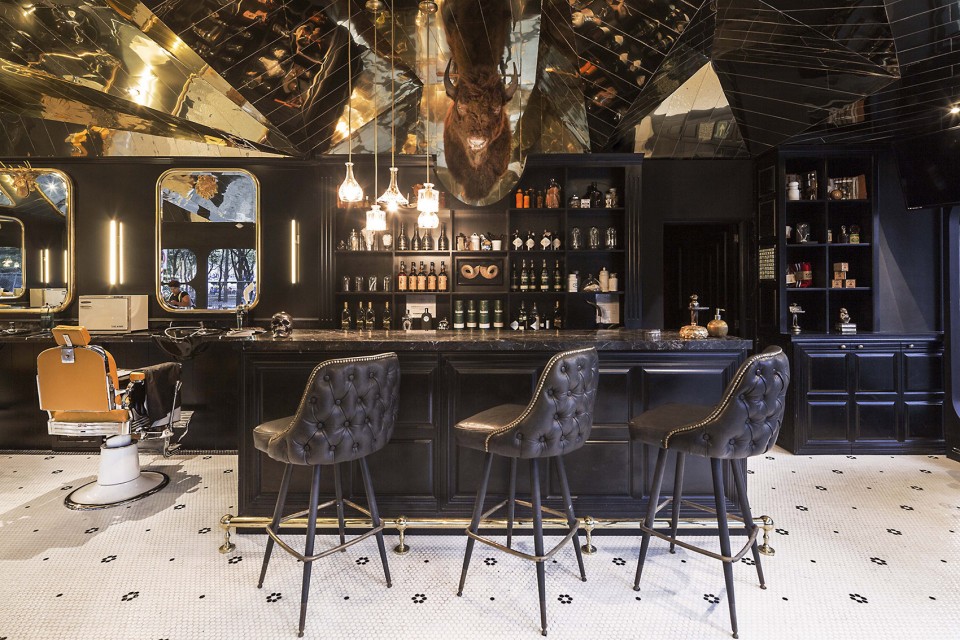 016-Barberia Royal by ROW Studio