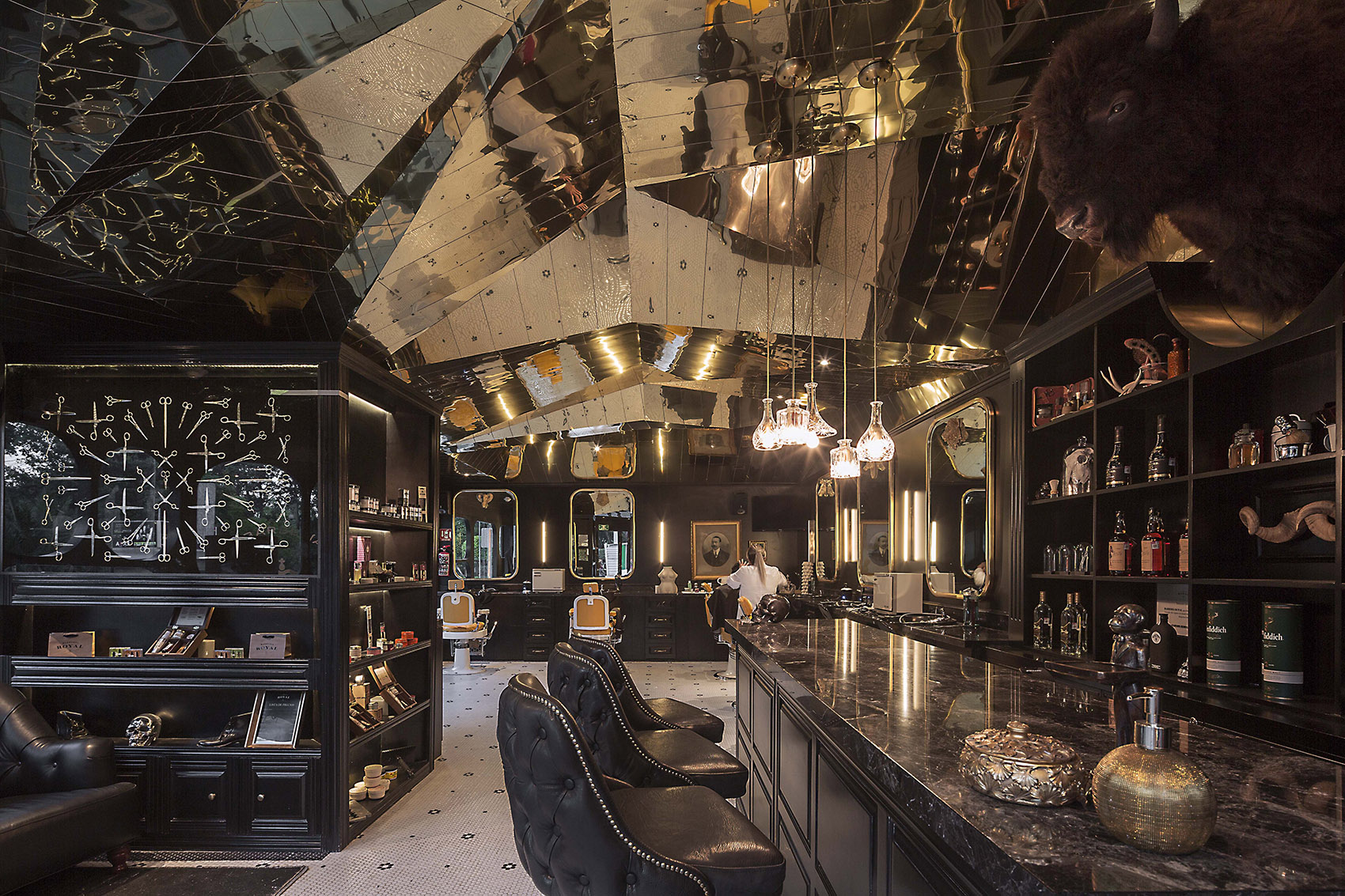 华丽理发店,墨西哥 / row studio