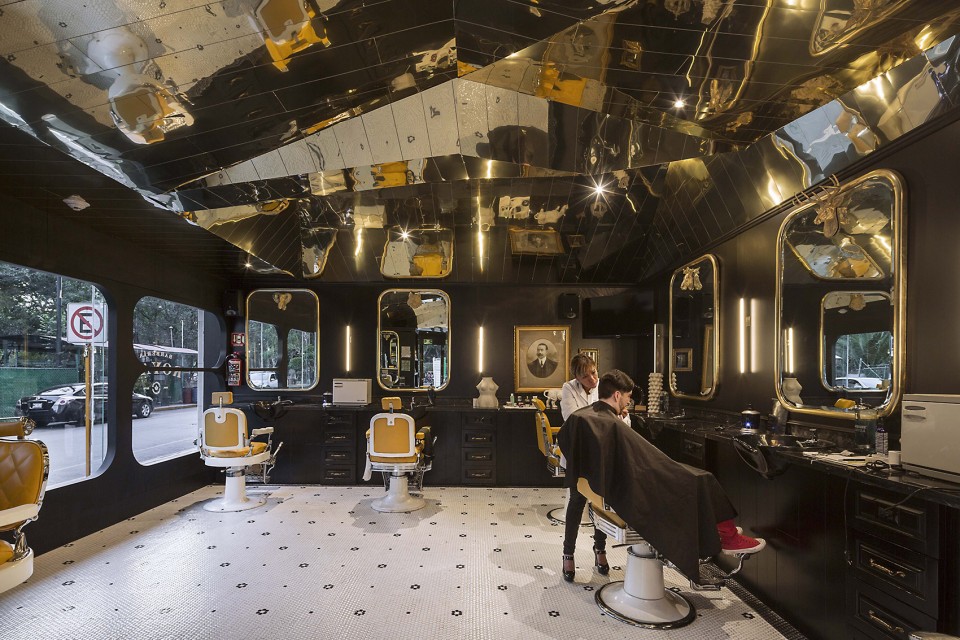 021-Barberia Royal by ROW Studio