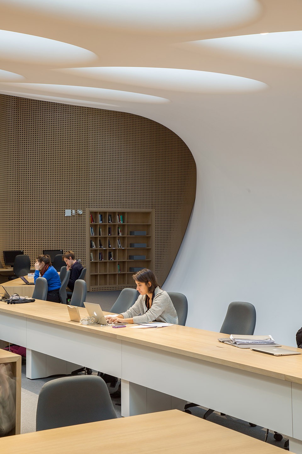 034-The Investcorp Building by zaha hadid architects