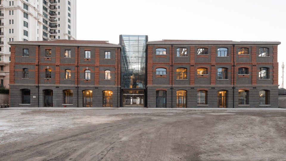1 Warehouse FOR WEB sRGB-11