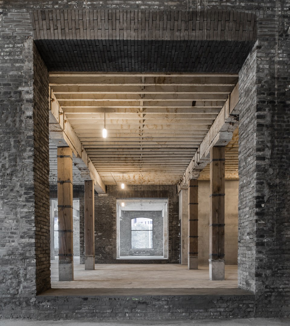 1 Warehouse FOR WEB sRGB-21