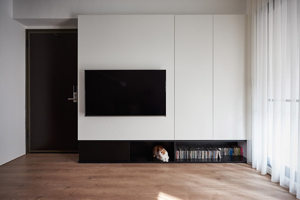 16-02-Small Simple Elegant Apartment, Taichung by Z-AXIS