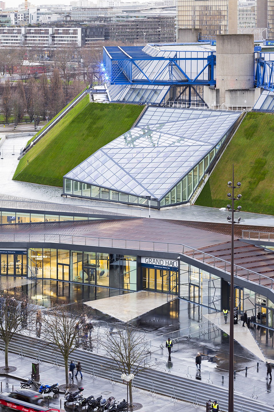 The AccorHotels Arena by DVVD Architects and Engineers-2