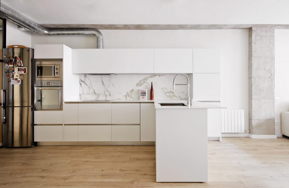 002-Corsega Apartment by RAS Arquitectura