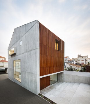 006-House in Bonfim by AZO Sequeira Arquitectos Associados