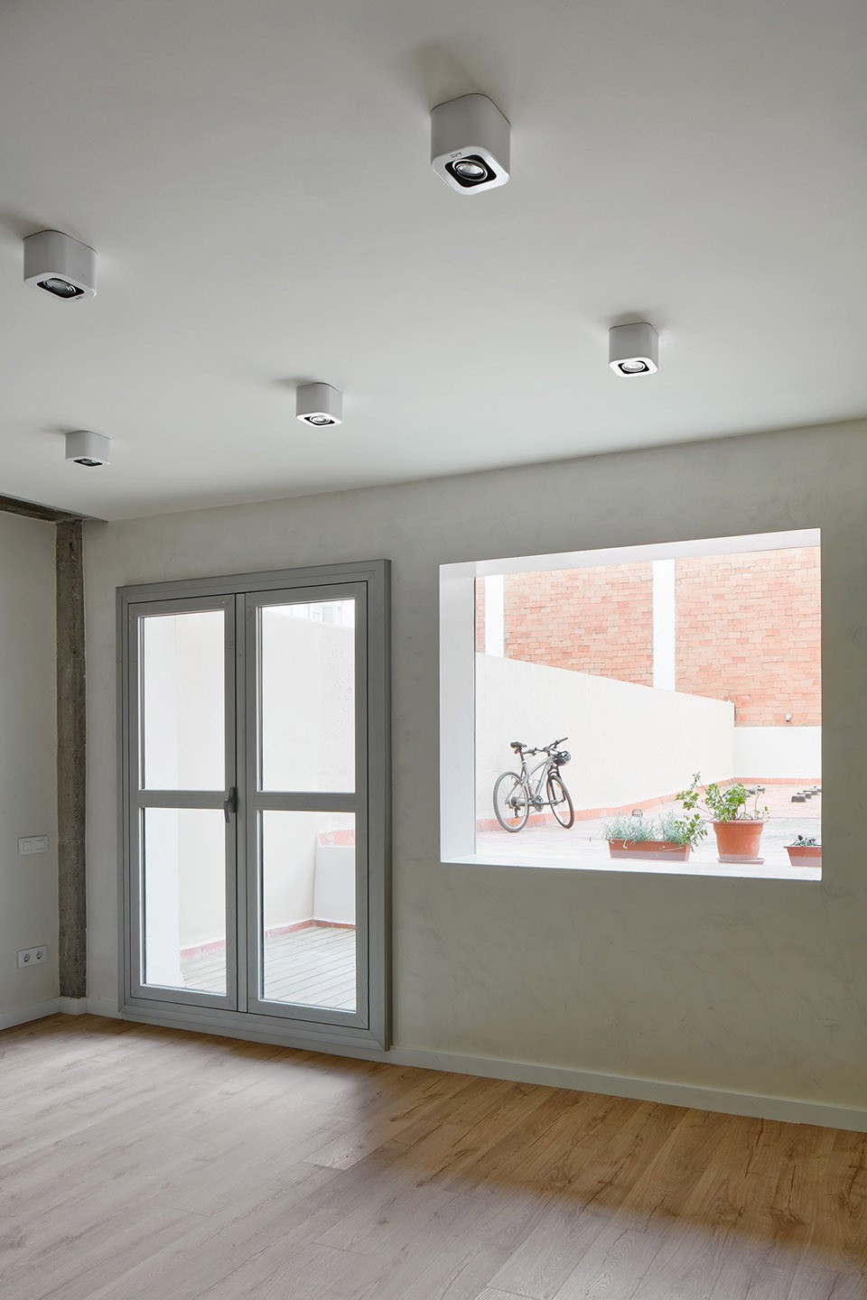 007-Corsega Apartment by RAS Arquitectura