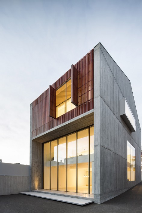 009-House in Bonfim by AZO Sequeira Arquitectos Associados