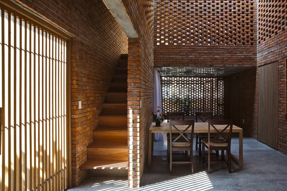 009-TERMITARY HOUSE by TROPICAL SPACE
