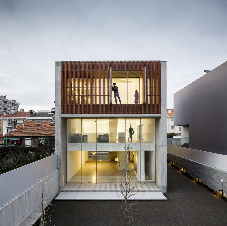 010-House in Bonfim by AZO Sequeira Arquitectos Associados