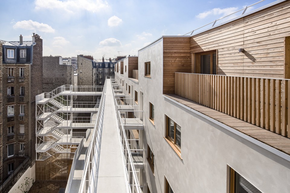 015-Less by AAVP Architecture