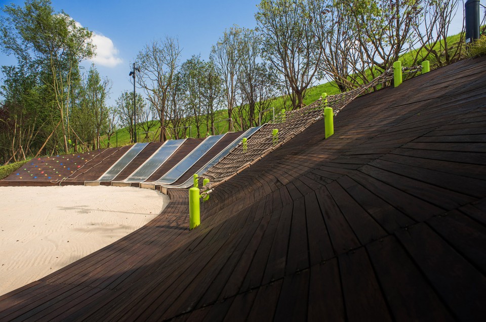 019-Chongqing Lakefront Community Park by eLandscript