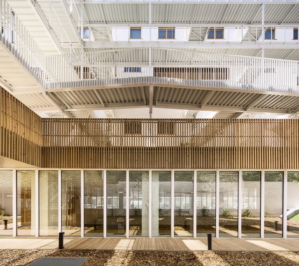 021-Less by AAVP Architecture