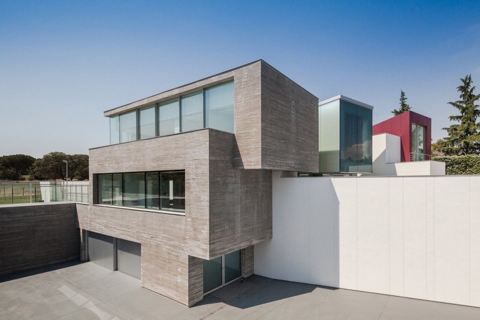 024-HOUSE H by Alfredo Munoz-Herrero