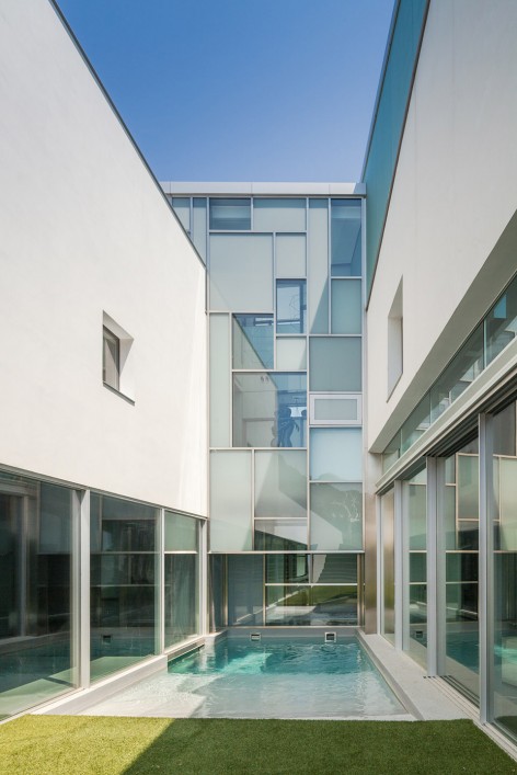 052-HOUSE H by Alfredo Munoz-Herrero