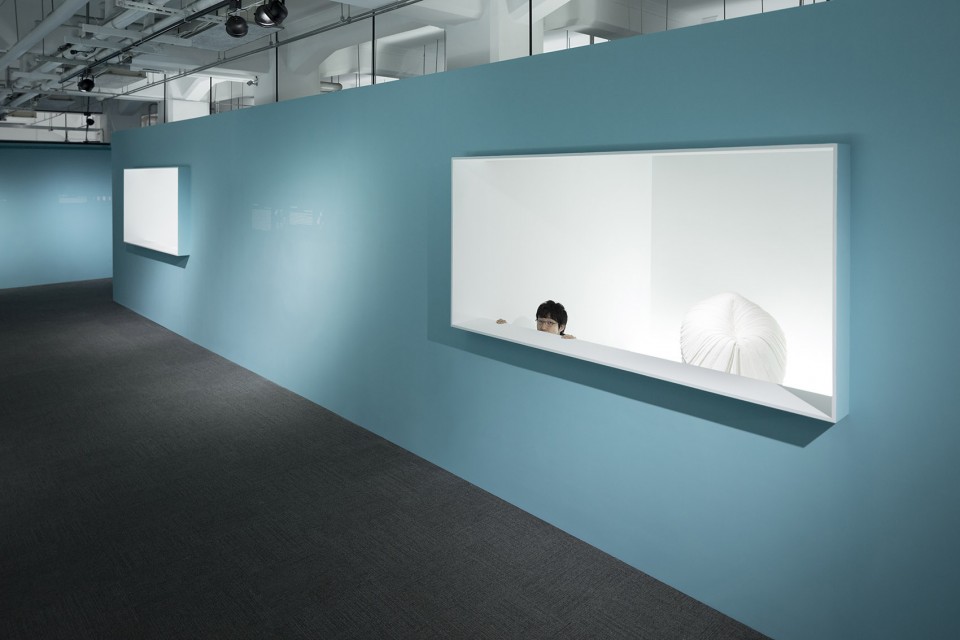 004-Nendo_Looking through the Window