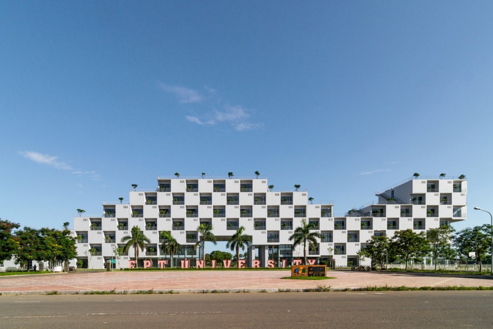 005-FPT building by Vo Trong Nghia Architects
