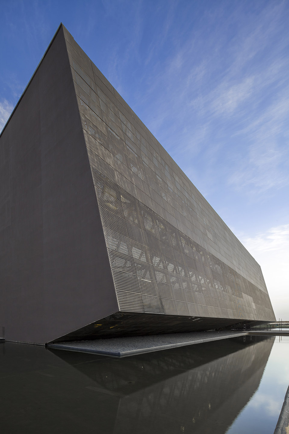 007-Dakar International Conference Center by Tabanlioglu Architects