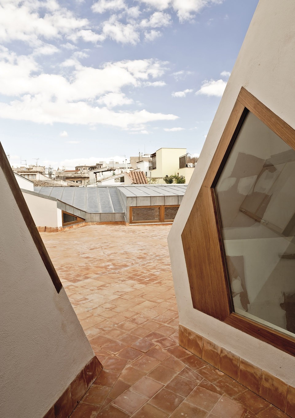 011-Cultural Center Casal Balaguer by Flores and Prats with Duch-Pizá