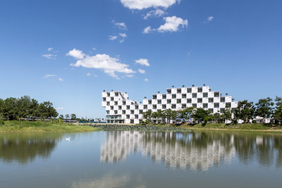 015-FPT building by Vo Trong Nghia Architects