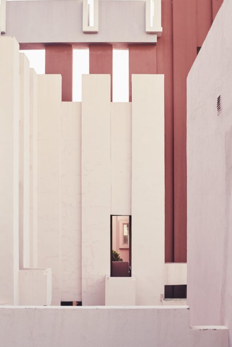 022-LA MURALLA ROJA by Taller de Arquitectura