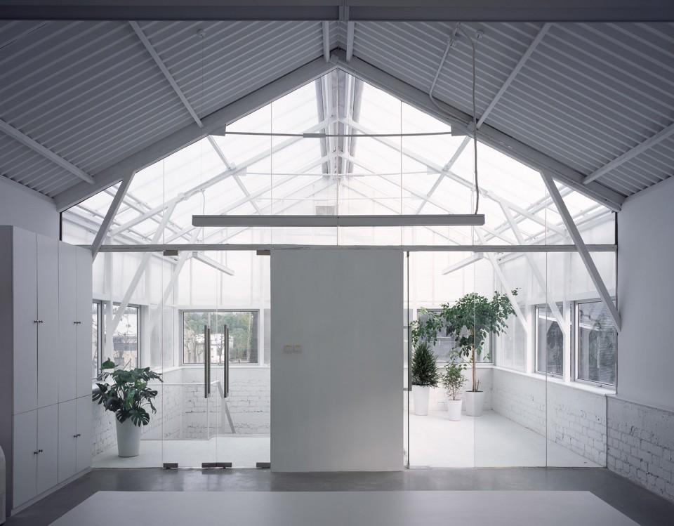 022-Temporary Office Building of Atelier Z+ _花房greenhouse-出版用 (1)