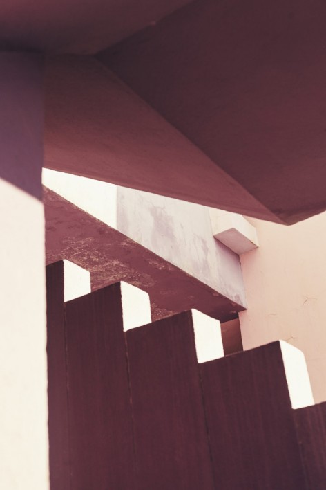 023-LA MURALLA ROJA by Taller de Arquitectura