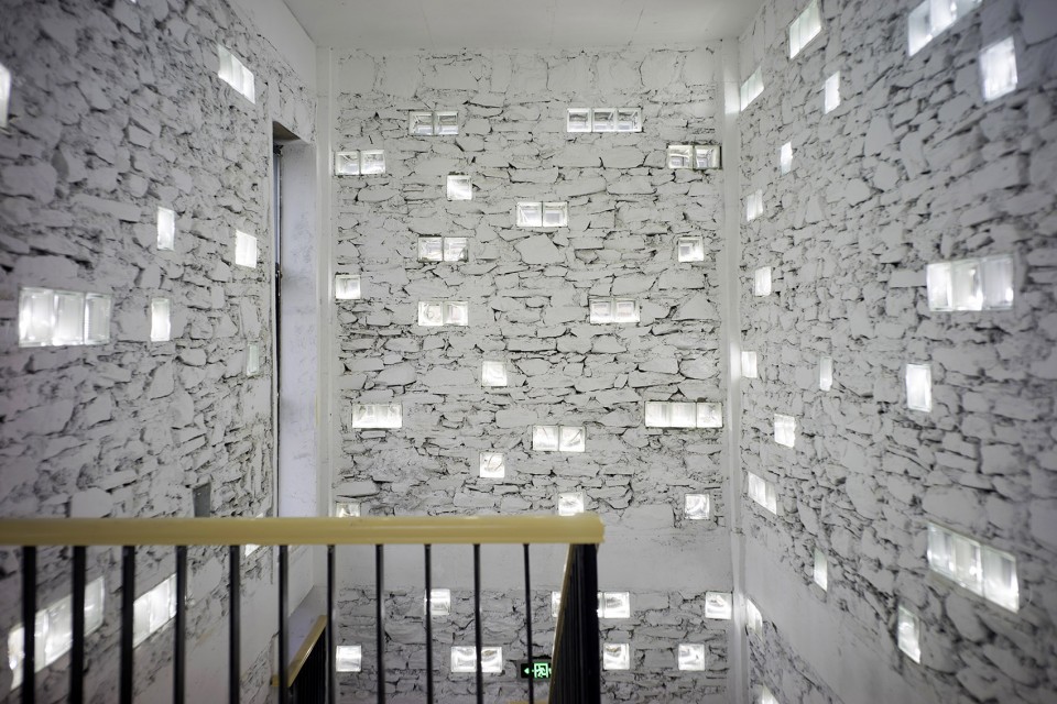 025-Double Mountains by Livil Architects