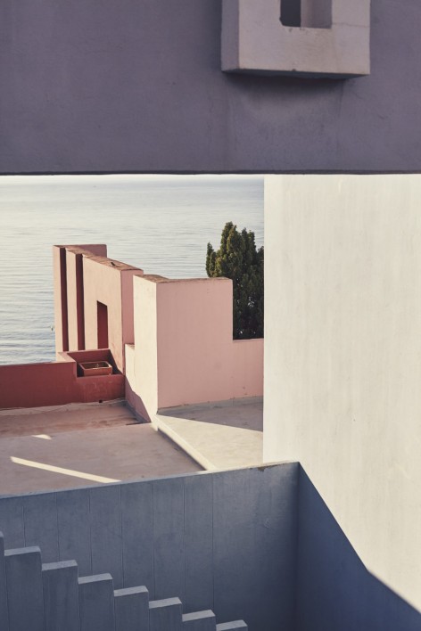 026-LA MURALLA ROJA by Taller de Arquitectura