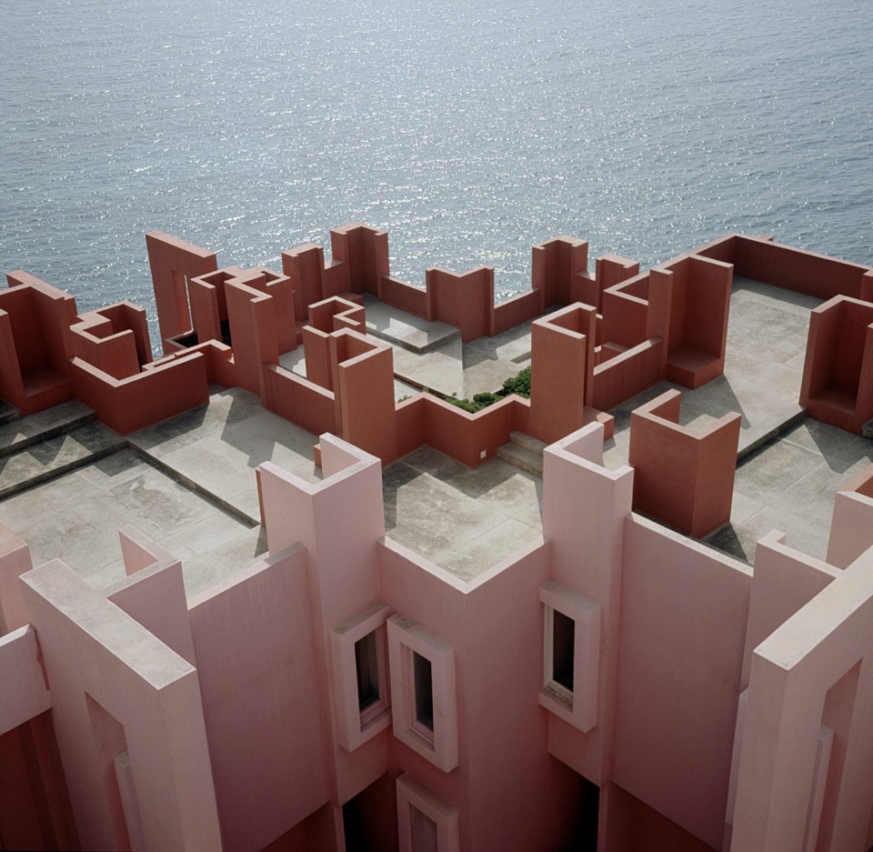 033-LA MURALLA ROJA by Taller de Arquitectura