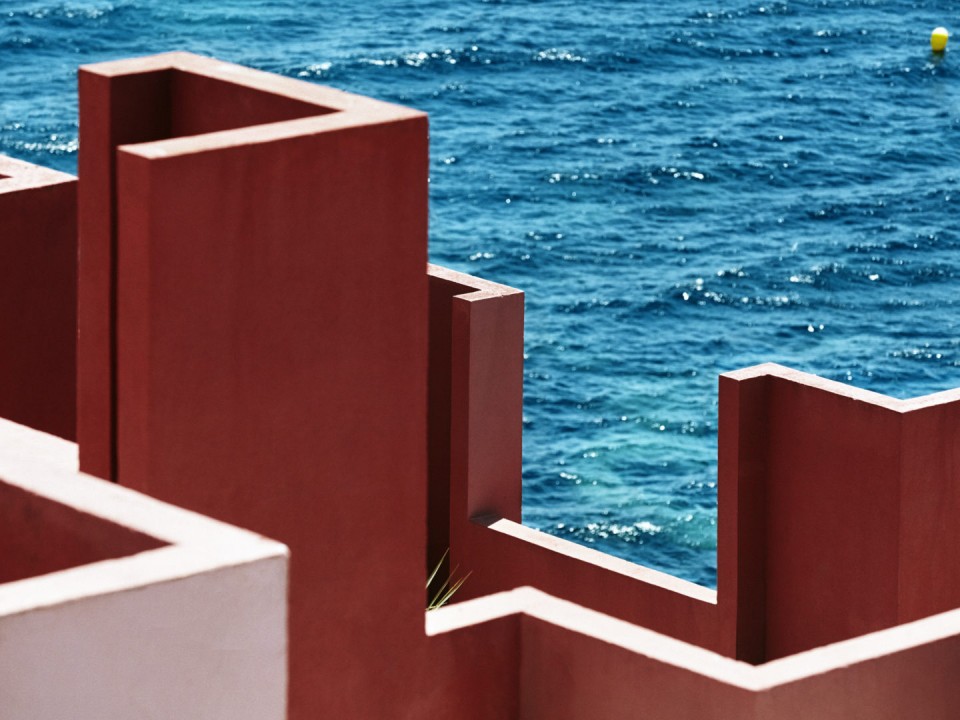 034-LA MURALLA ROJA by Taller de Arquitectura